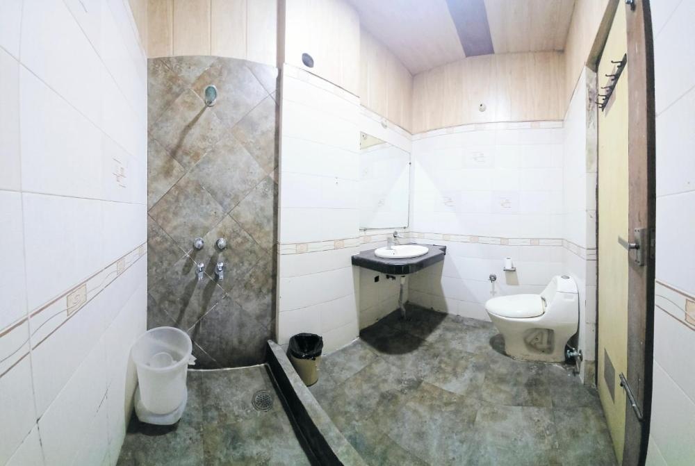 Room image 4