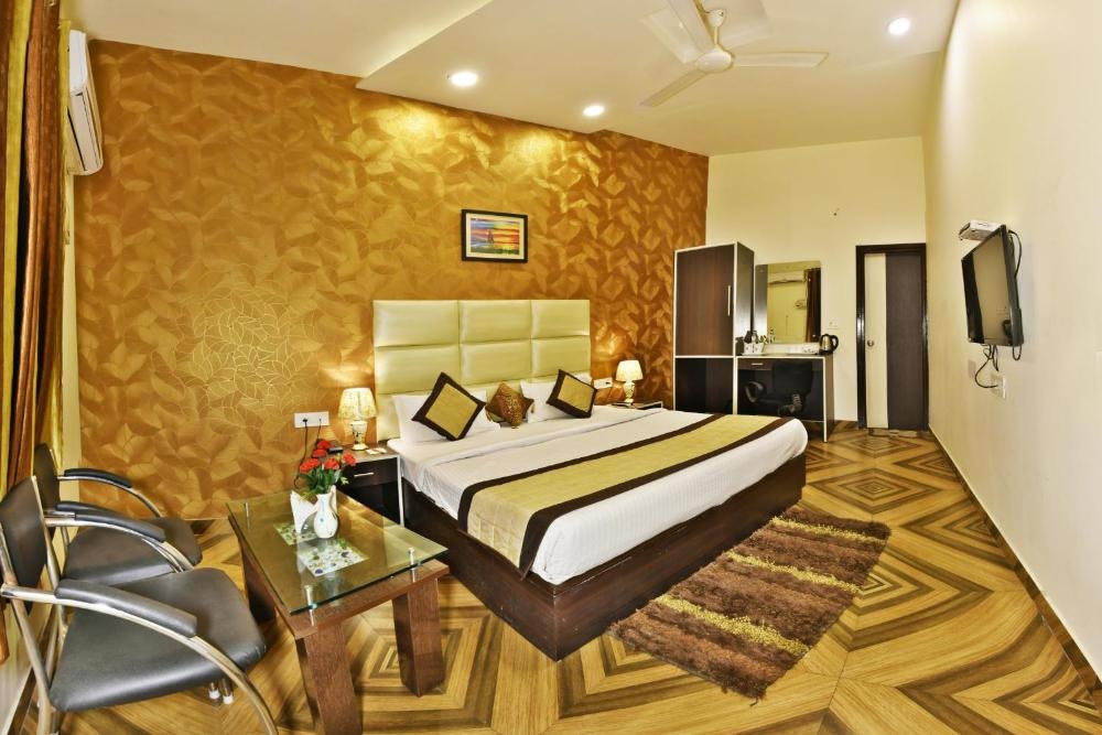 Room image 3