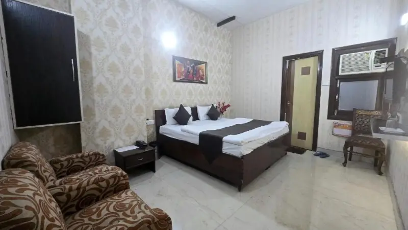 Deluxe King Room